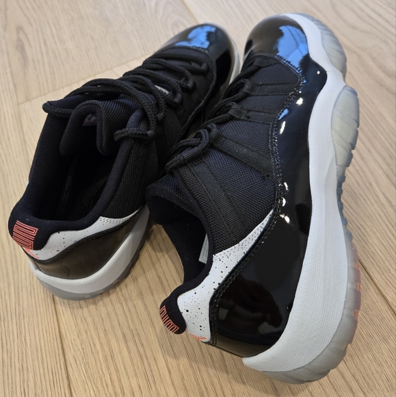 Jordan 11 Low "Infrared" - Picture 4 of 7